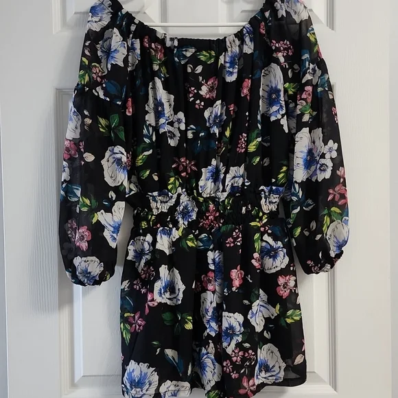 Romper - Picture 2 of 2